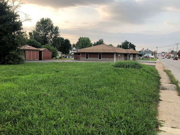 308 S Court St, Marion, IL 62959